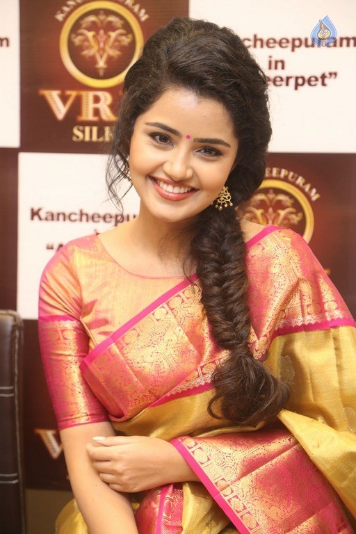Anupama Parameswaran New Pics - 44 / 50 photos