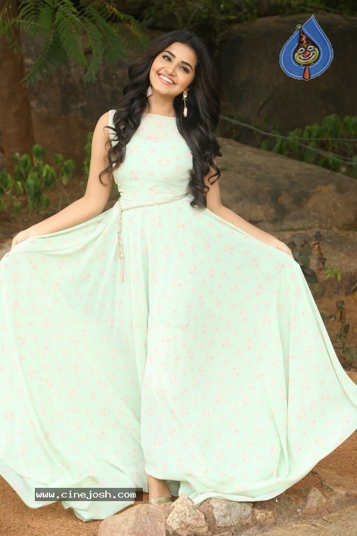 Anupama Parameswaran New Pics - 33 / 41 photos