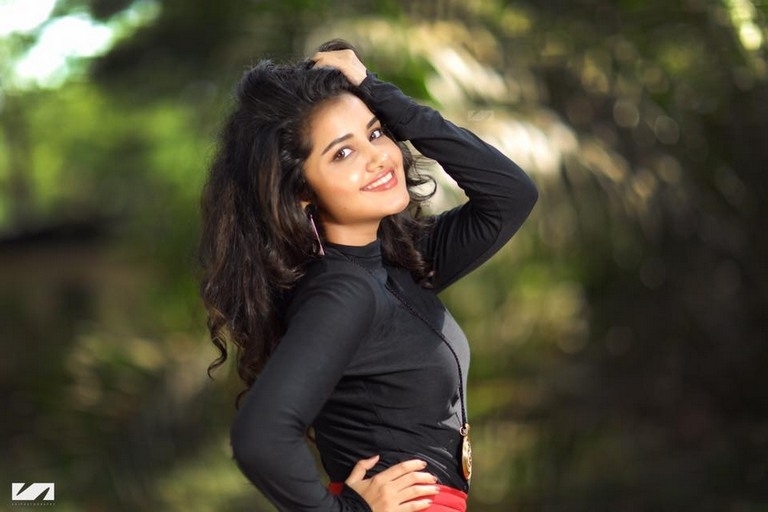 Anupama Parameswaran Photos - 3 / 7 photos