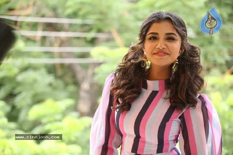 Anupama Parameswaran Pics - 8 / 21 photos