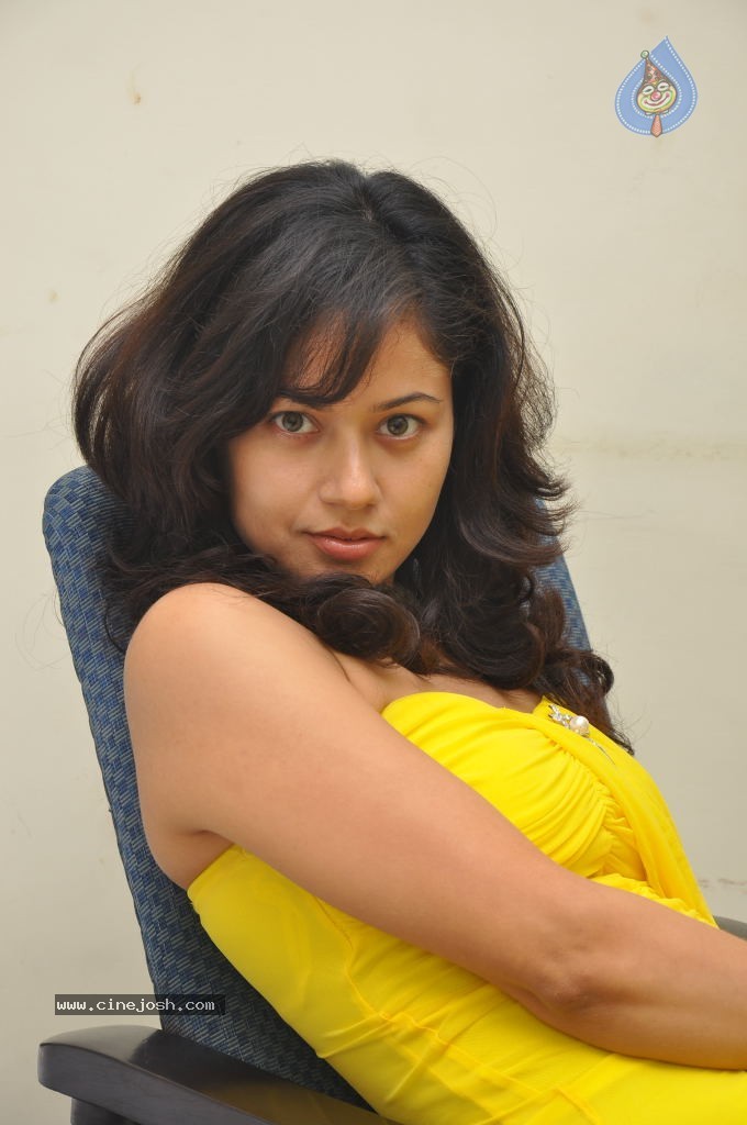 Anupoorva Spicy Stills - 37 / 147 photos