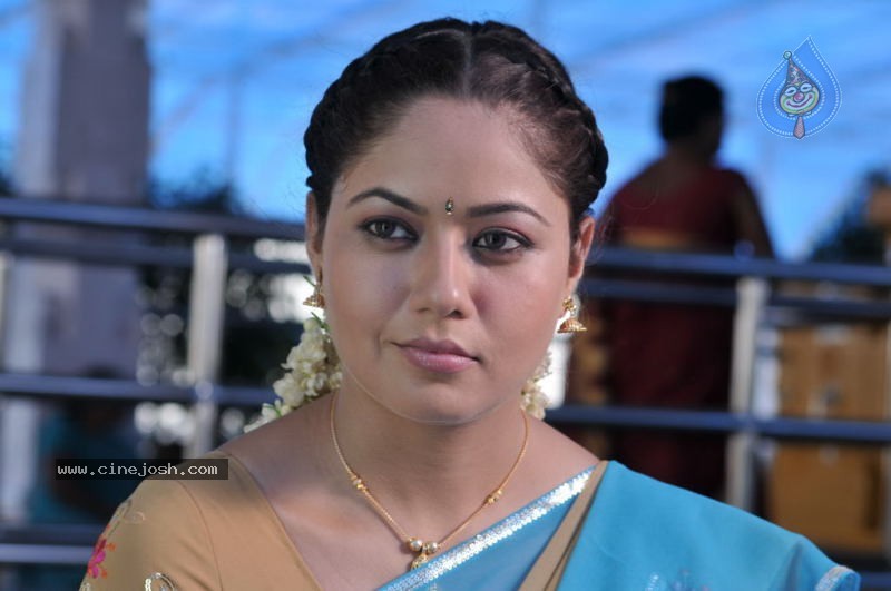 Anupoorva Stills  - 17 / 30 photos