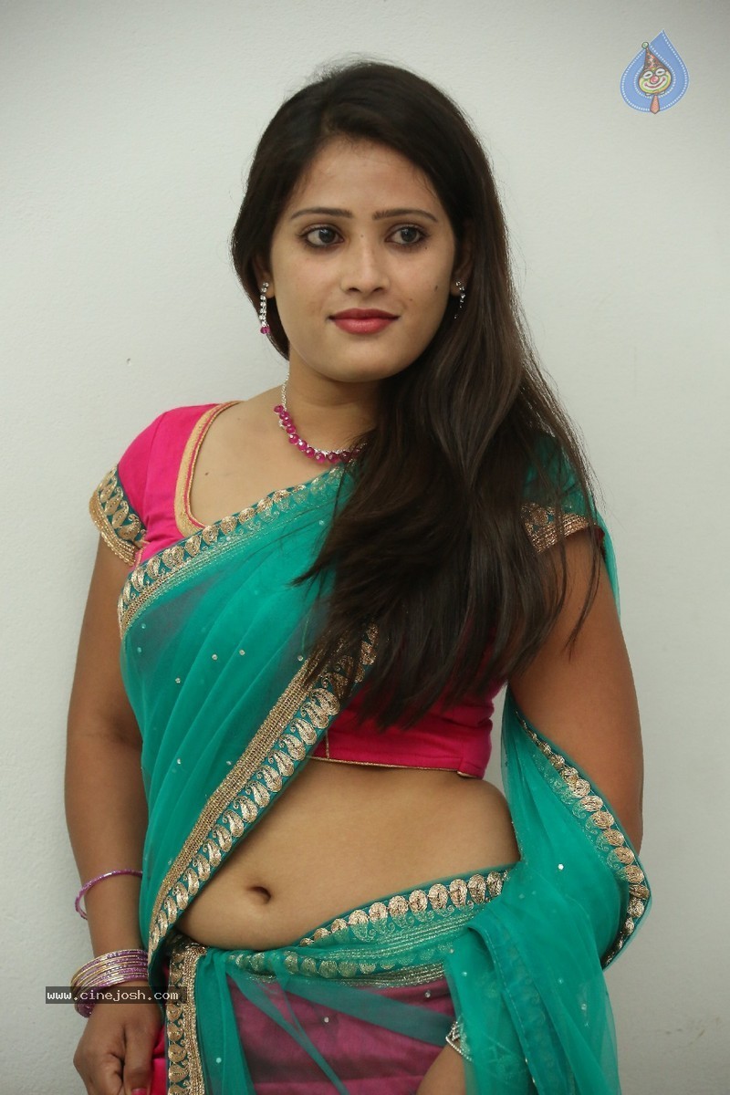 Anusha New Stills - 86 / 184 photos