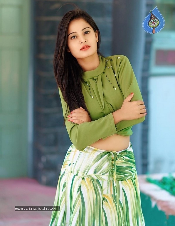 Anusha Rai Latest Photoshoot - 12 / 35 photos