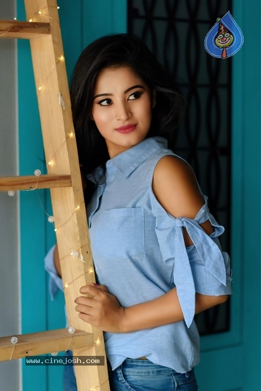 Anusha Rai Latest Photoshoot - 14 / 35 photos