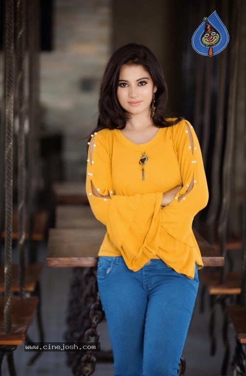 Anusha Rai Latest Photoshoot - 22 / 35 photos
