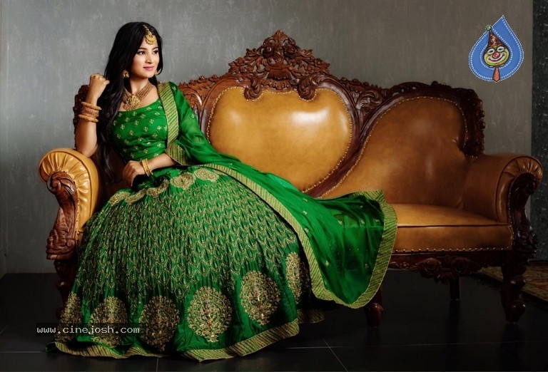 Anusha Rai Latest Photoshoot - 28 / 35 photos