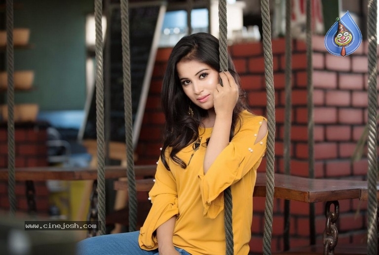 Anusha Rai Latest Photoshoot - 33 / 35 photos