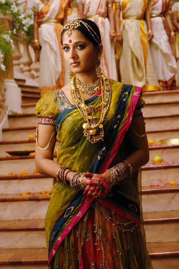 Anushka - 6 / 15 photos