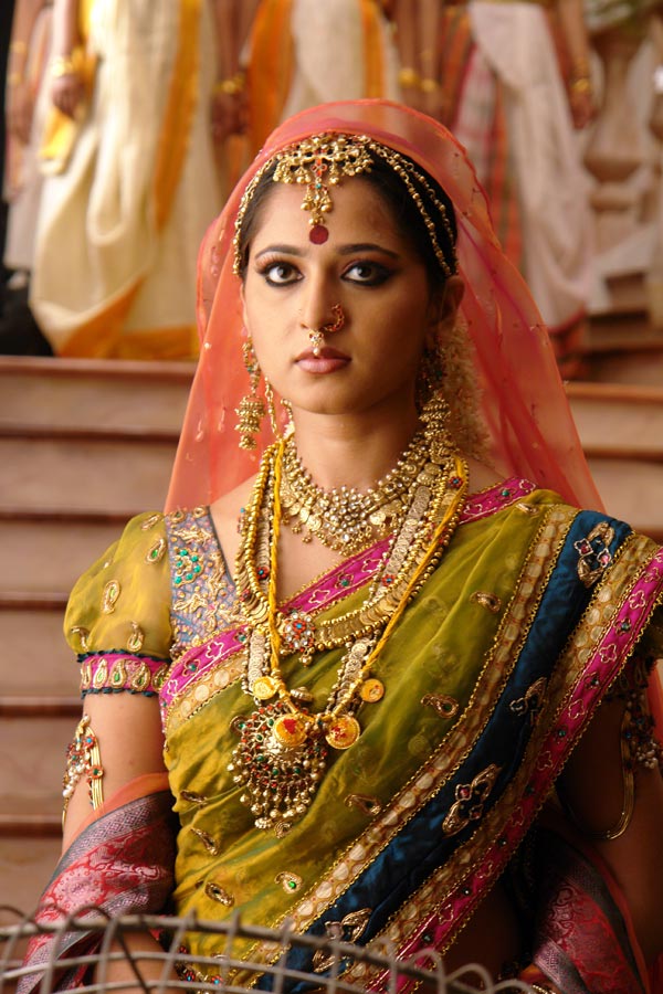Anushka - 10 / 15 photos