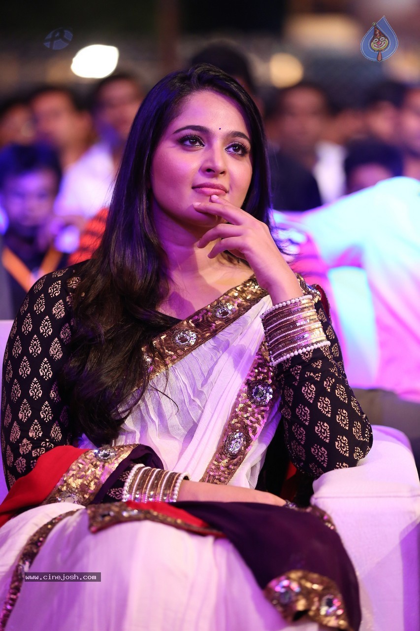 Anushka at Baahubali Audio Launch - 9 / 23 photos