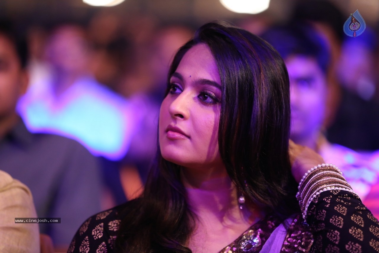 Anushka at Baahubali Audio Launch - 10 / 23 photos