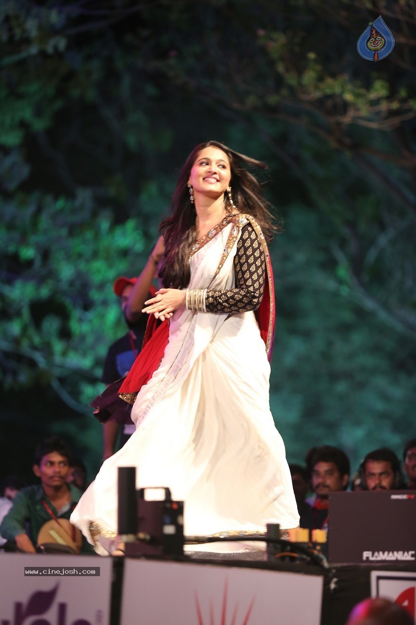 Anushka at Baahubali Audio Launch - 13 / 23 photos