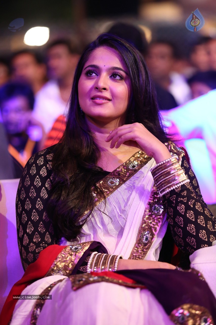 Anushka at Baahubali Audio Launch - 14 / 23 photos