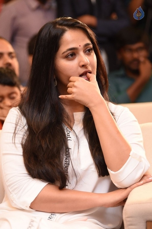 Anushka at Baahubali Press Meet - 10 / 42 photos