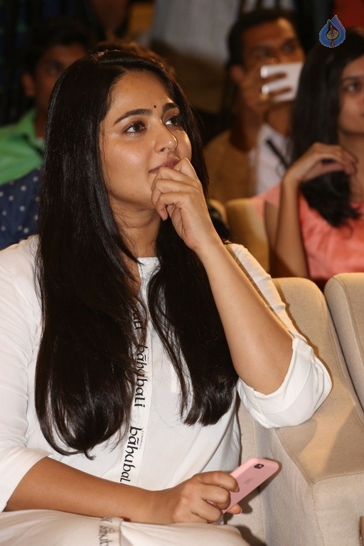 Anushka at Baahubali Press Meet - 13 / 42 photos