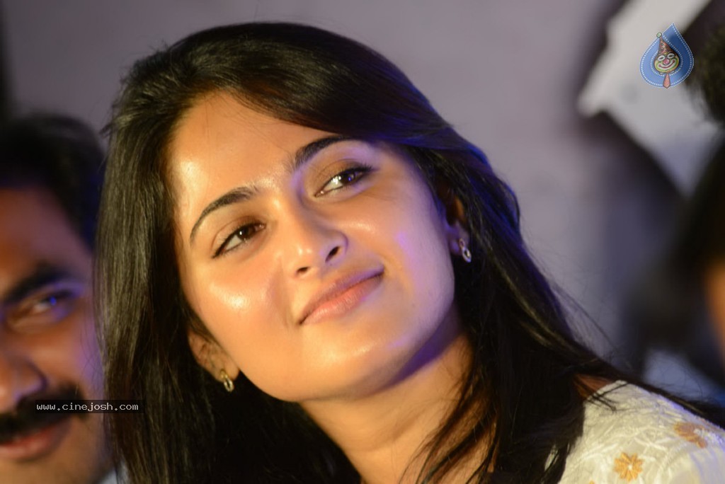 Anushka at Mirchi Movie Success Meet - 23 / 47 photos