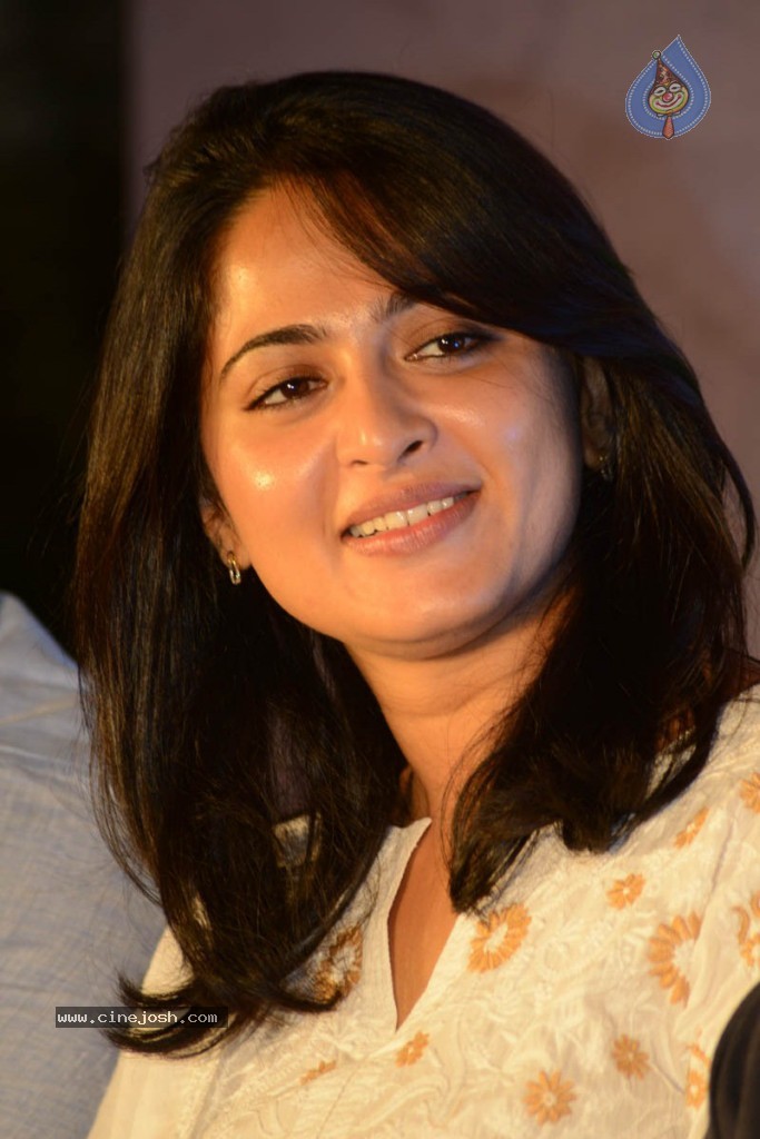 Anushka at Mirchi Movie Success Meet - 32 / 47 photos
