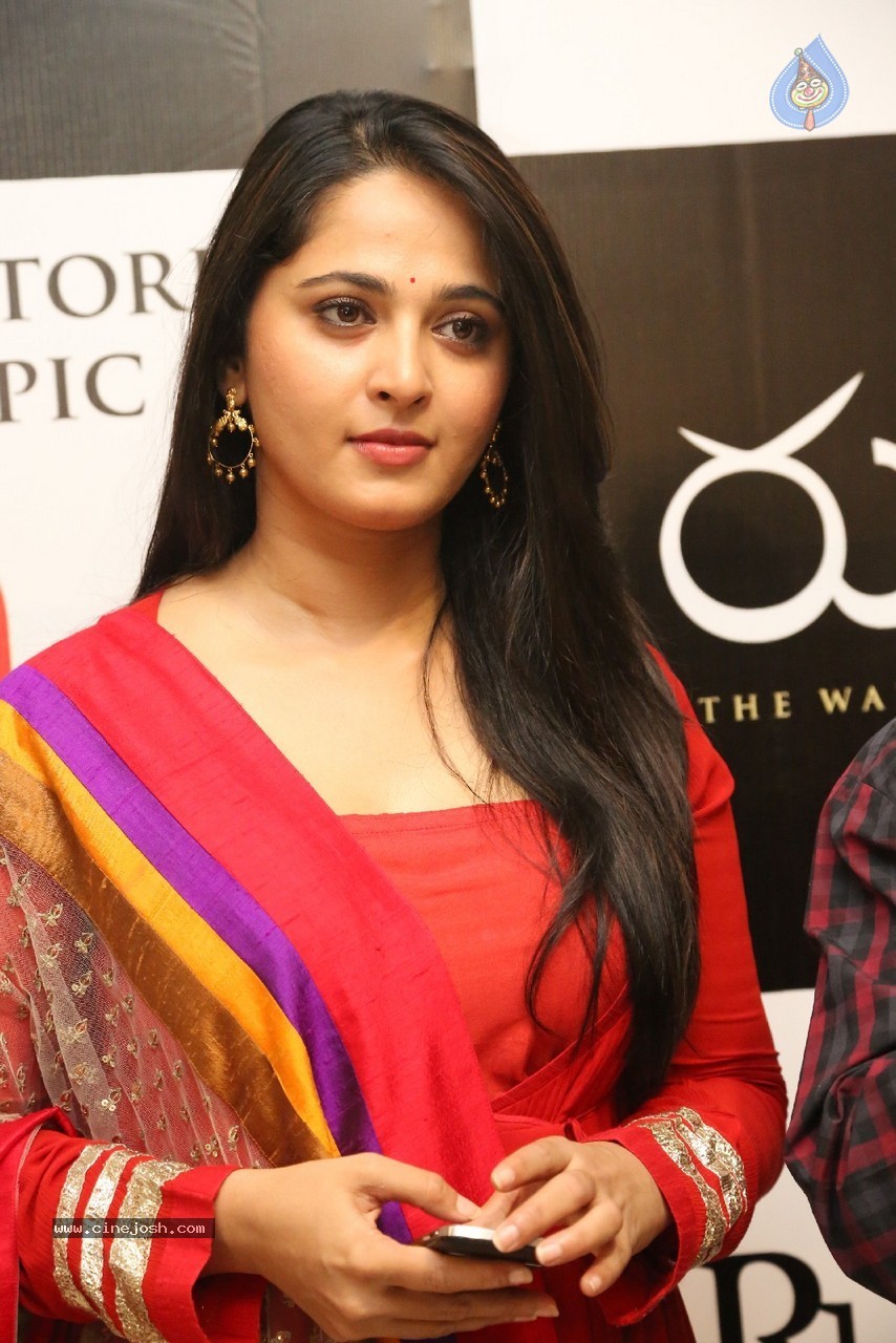 Anushka at Rudramadevi Trailer Launch - 7 / 64 photos