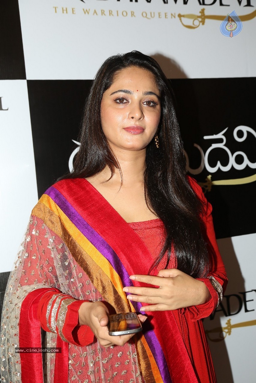 Anushka at Rudramadevi Trailer Launch - 8 / 64 photos