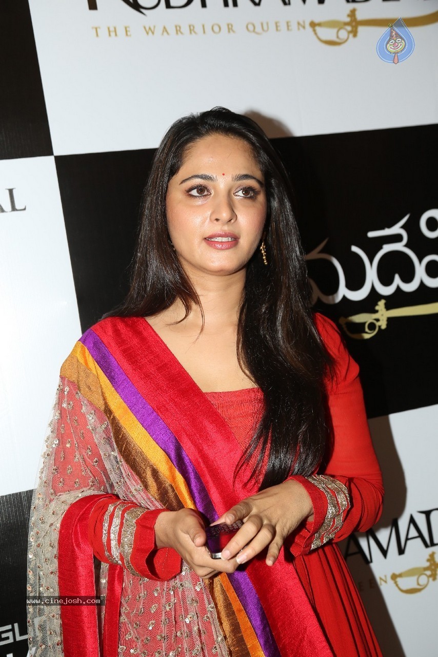 Anushka at Rudramadevi Trailer Launch - 27 / 64 photos