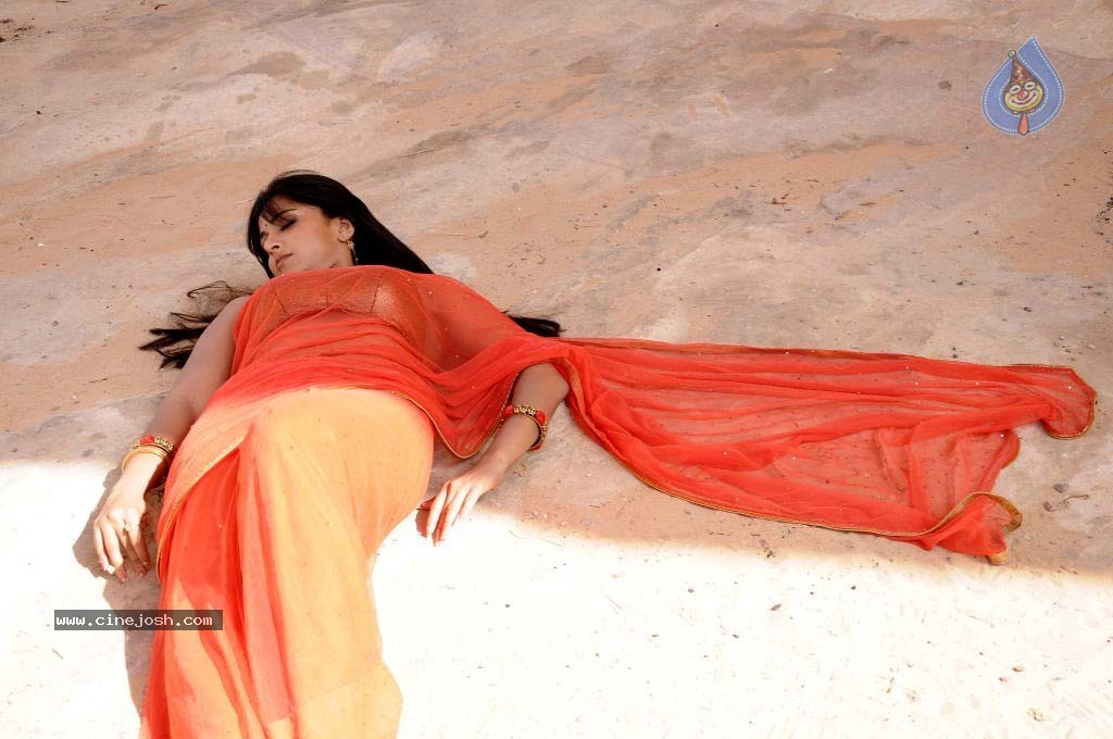 Anushka High Resolution Stills - 33 / 99 photos