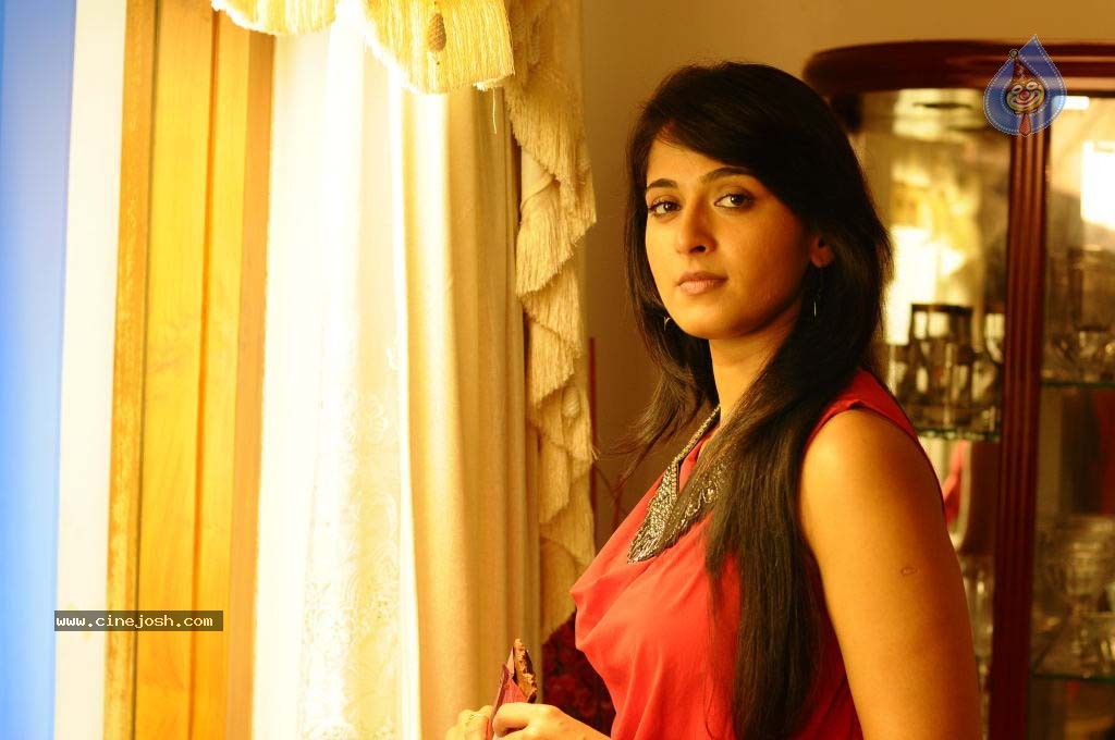 Anushka High Resolution Stills - 44 / 99 photos