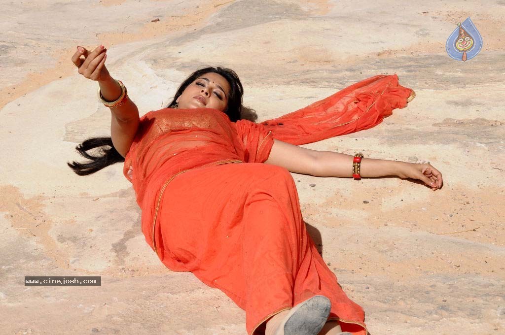 Anushka High Resolution Stills - 75 / 99 photos