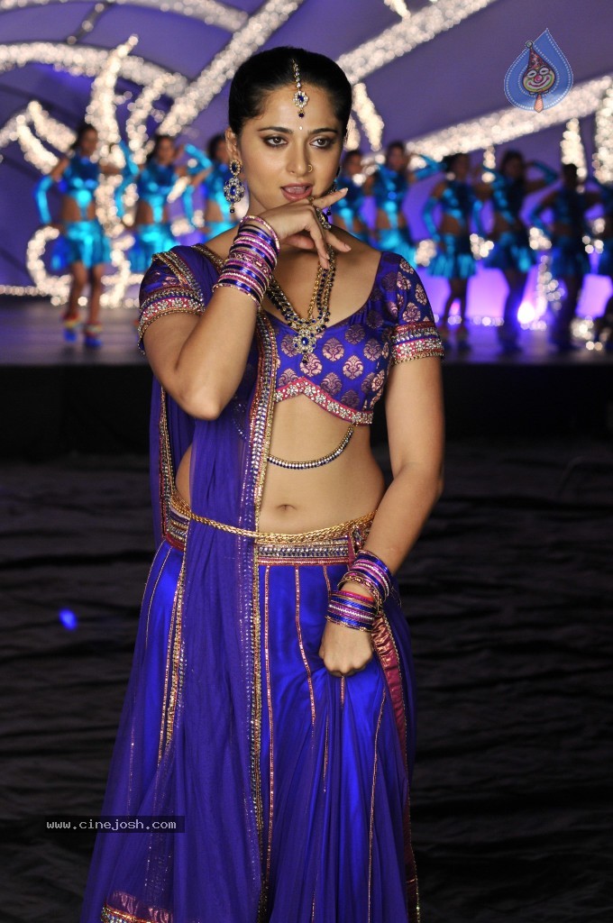 Anushka Latest Hot Stills - 1 / 54 photos