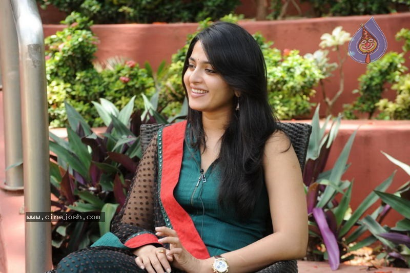 Anushka Latest Photos - 42 / 44 photos