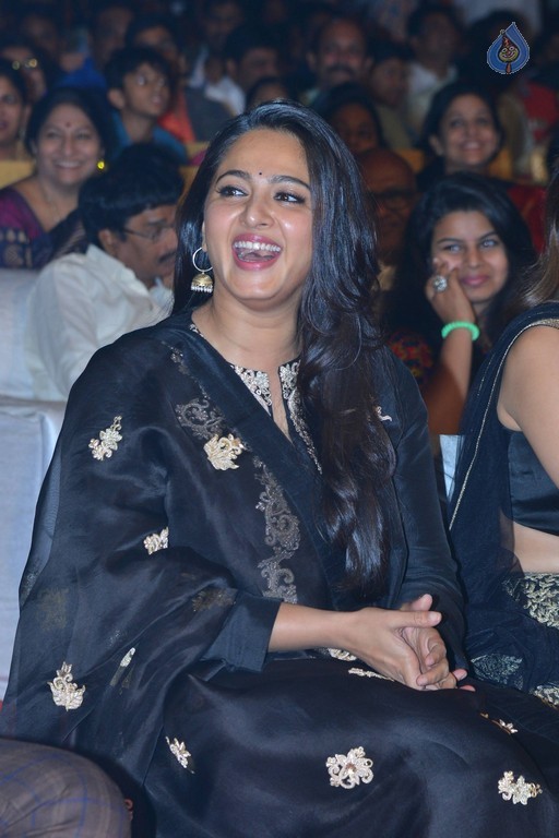 Anushka Shetty Images - 22 / 22 photos