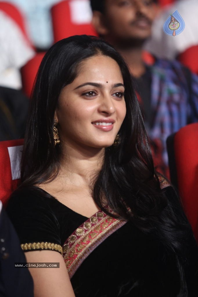 Anushka Stills - 6 / 109 photos