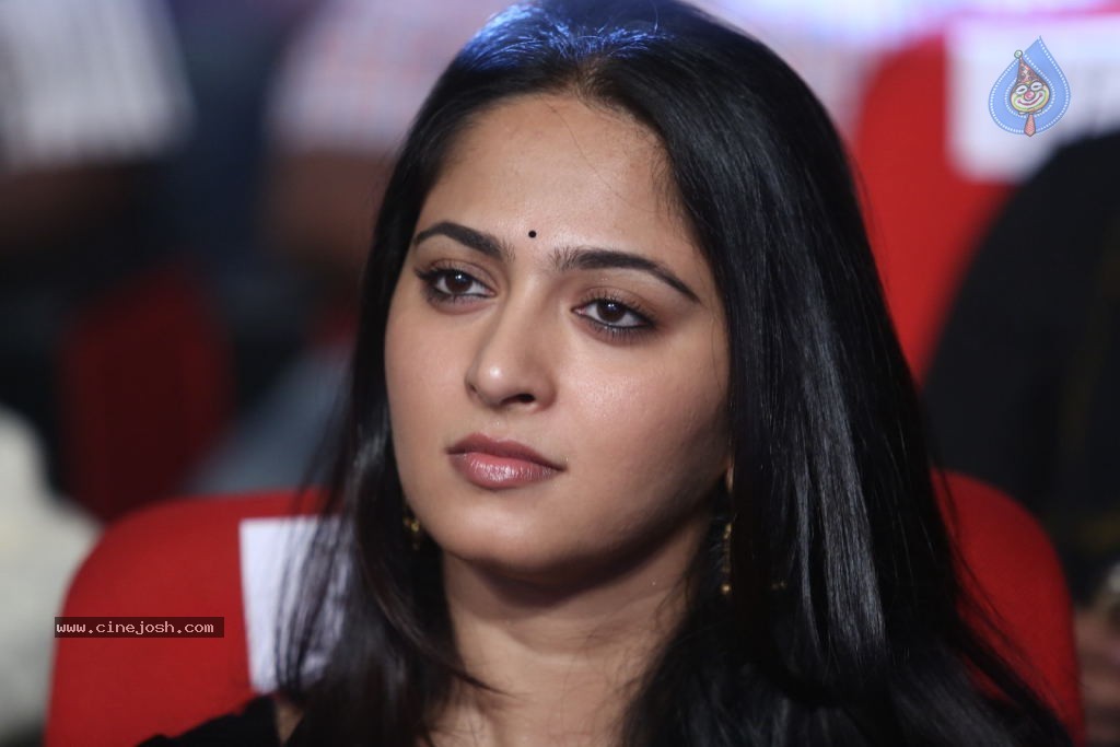 Anushka Stills - 8 / 109 photos