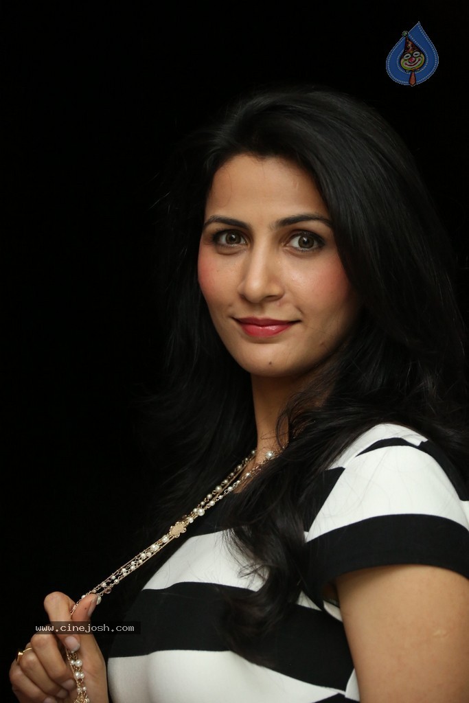 Anuushia Gautam Stills - 96 / 100 photos