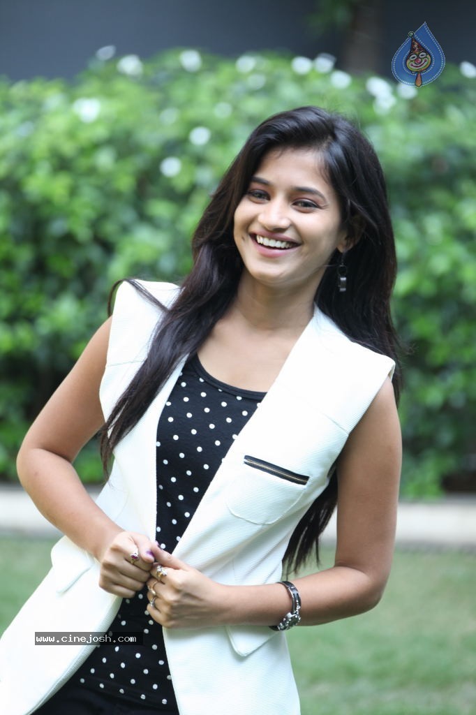 Anvika New Stills - 15 / 119 photos