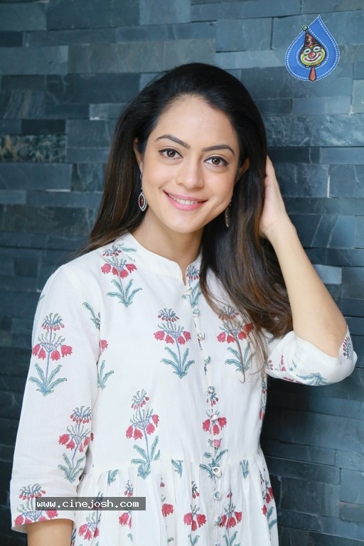 Anya Singh Interview Photos - 9 / 21 photos