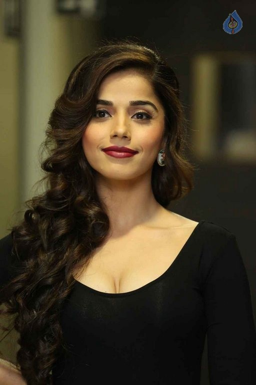Aparna Bajpai Latest Photos - 41 / 63 photos