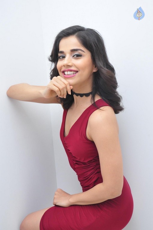 Aparnaa Bajpai Photos - 13 / 42 photos