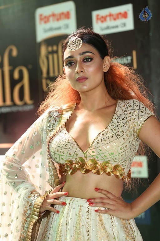 Apoorva at IIFA 2017 - 5 / 42 photos