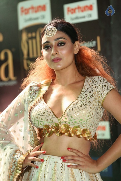 Apoorva at IIFA 2017 - 23 / 42 photos
