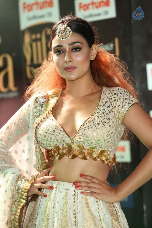 Apoorva at IIFA 2017 - 34 / 42 photos