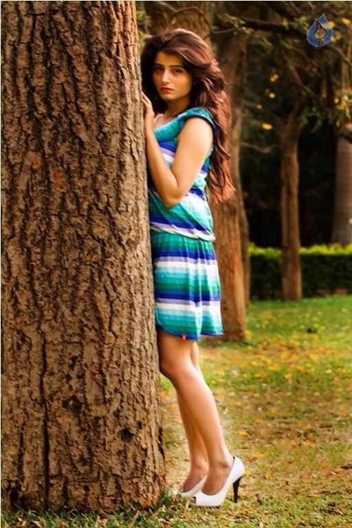 Aqsa Bhatt Photo Shoot - 4 / 31 photos