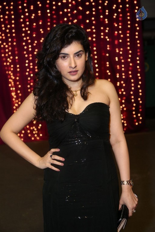 Archana at Zee Telugu Apsara Awards - 7 / 21 photos