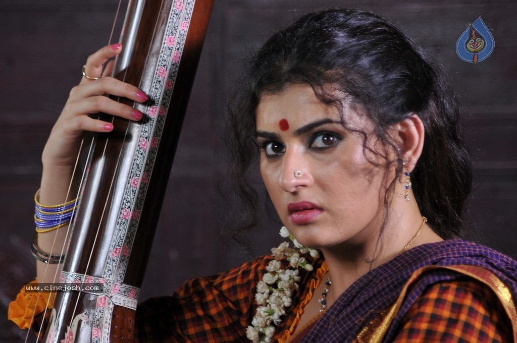 Archana Gallery - 10 / 59 photos