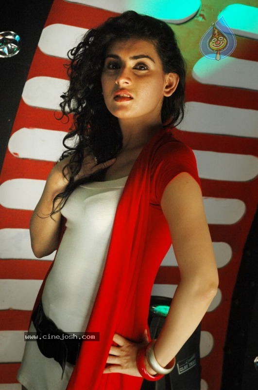 Archana Hot Stills - 38 / 59 photos