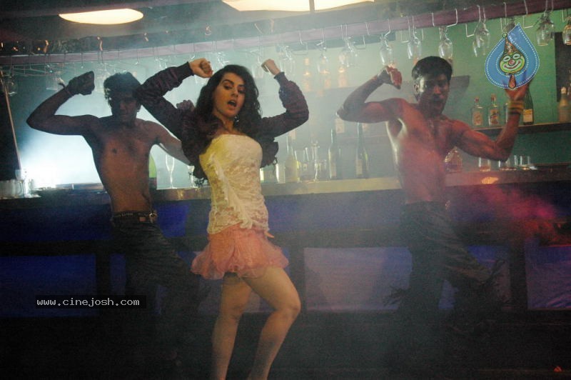 Archana Hot Stills - 42 / 59 photos