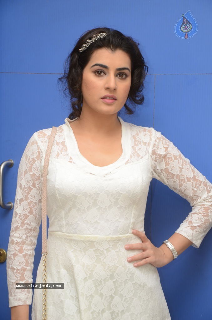 Archana New Hot Stills - 35 / 95 photos