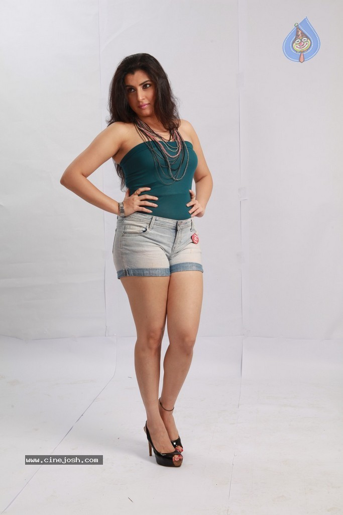 Archana New Images - 10 / 15 photos