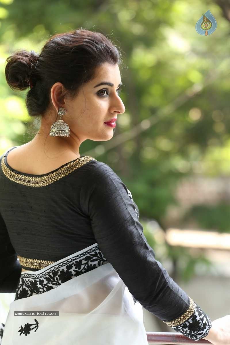 Archana New Pics - 15 / 57 photos