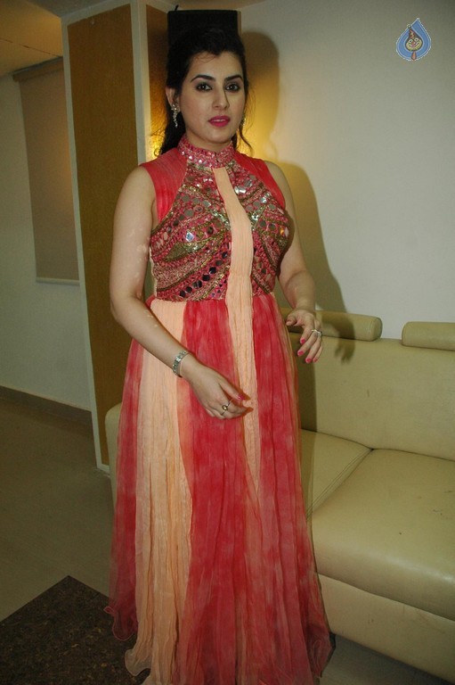Archana New Pics - 12 / 25 photos